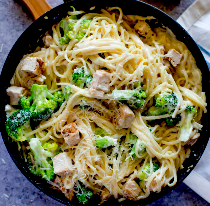 pasta alfredo con pollo